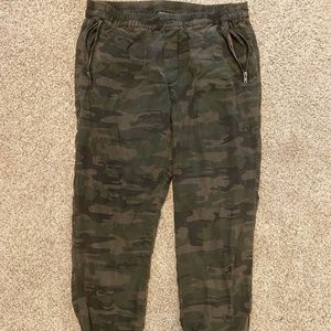 Comfy Camo Pants with Zipper Pockets